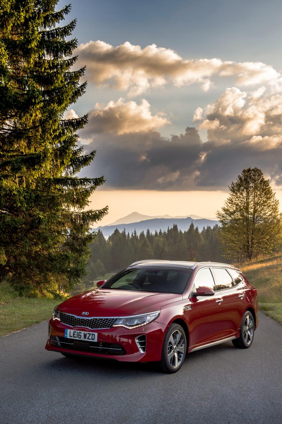  Kia Optima Sportswagon GT Line 2016 года  (UK) (фото 13 из 31)
